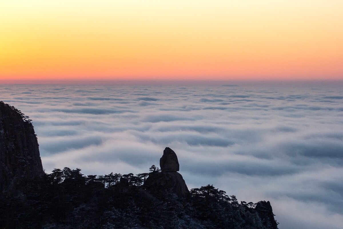 Flying-over-Rock-Huangshan